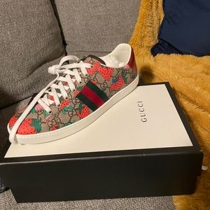 GUCCI ACE STRAWBERRY